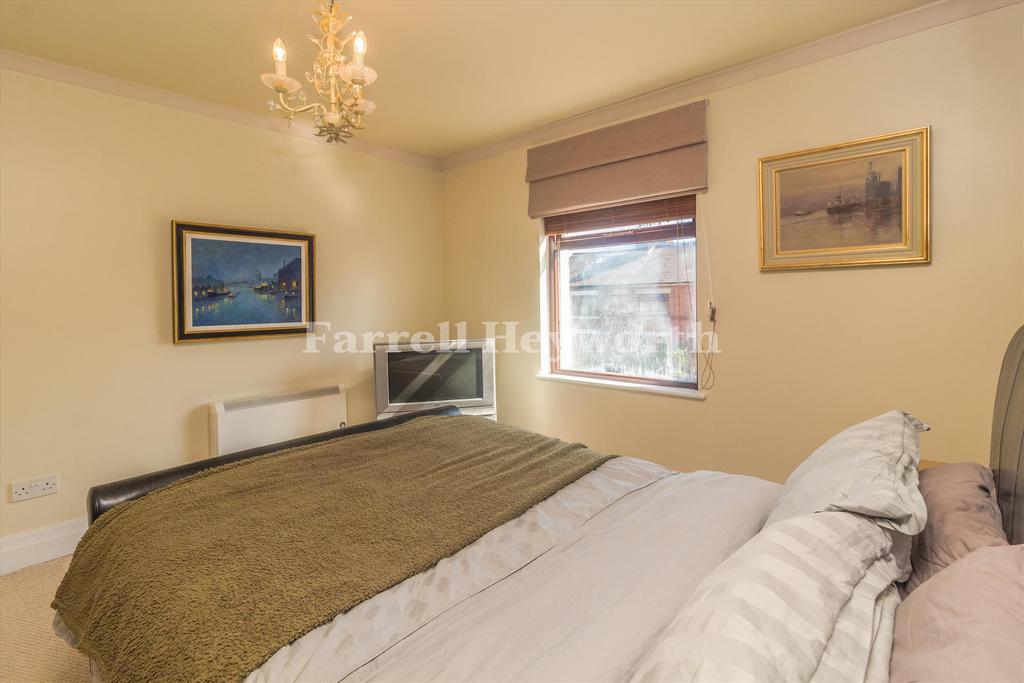 Bedroom 2 image 2