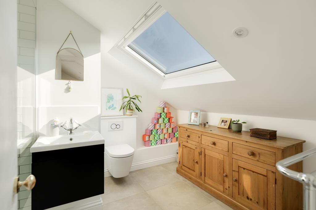 8 SHower Room