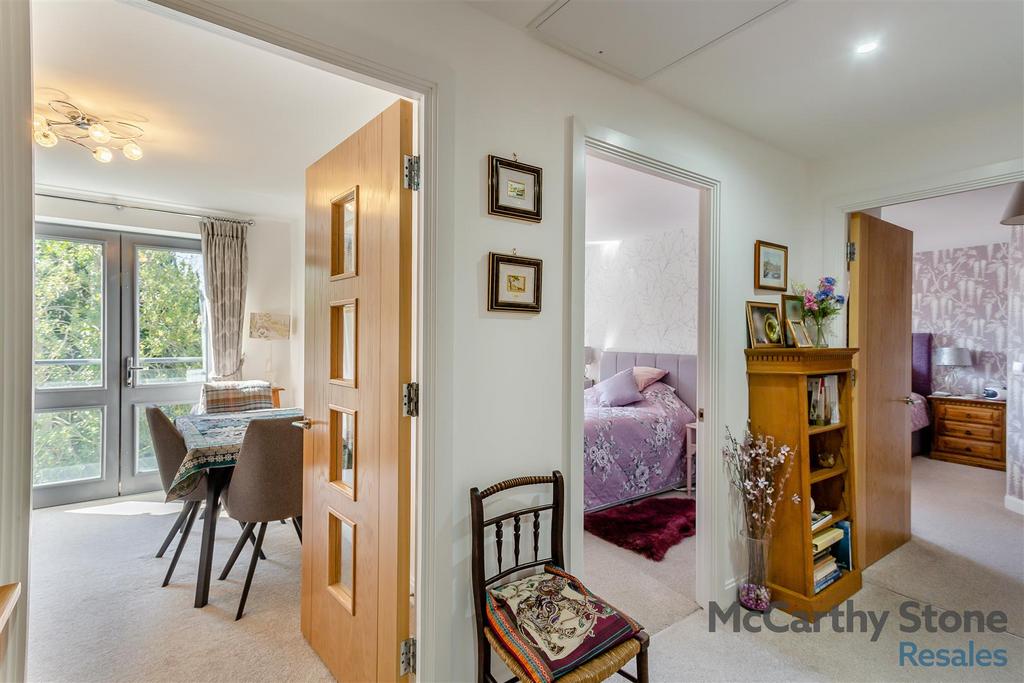 8642413-interior06.jpg