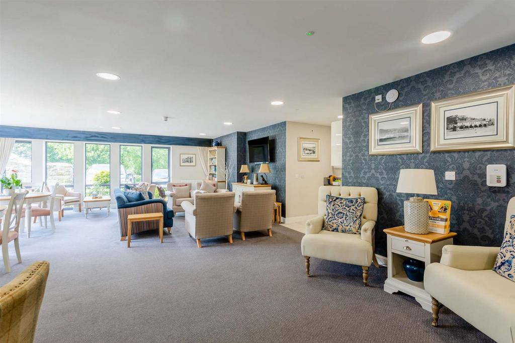 Homeowners lounge.jpg