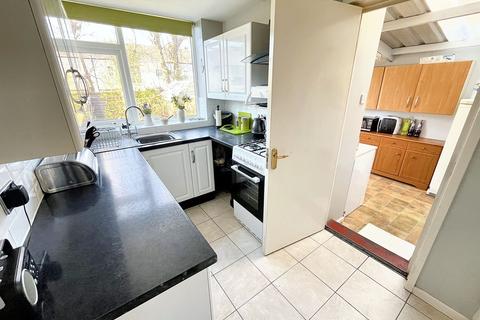10 Alexander Drive, Bury, BL9 8PF