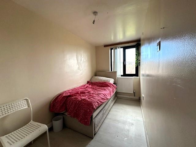 Single bedroom front 1.jpg