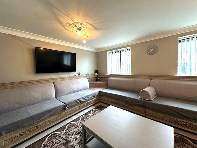 Living room 2.jpg