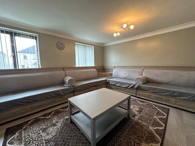 Living room 3.jpg