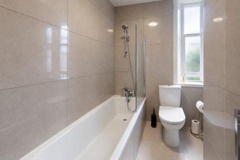 2 bedroom flat to rent, Brunswick Place, Hove, BN3