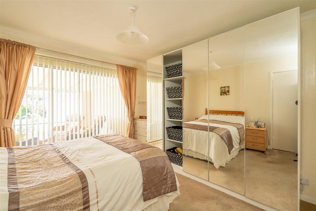 Bedroom 1.jpg