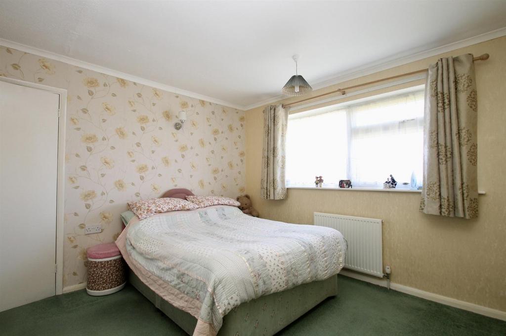 Bedroom 1.jpg