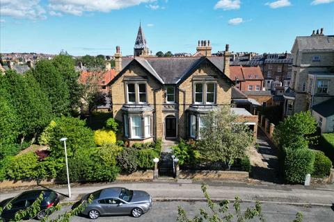 Oriel Crescent, Scarborough