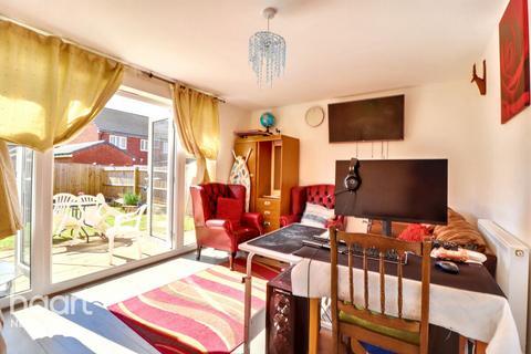 2 bedroom end of terrace house for sale, Walker Point Way, Newport