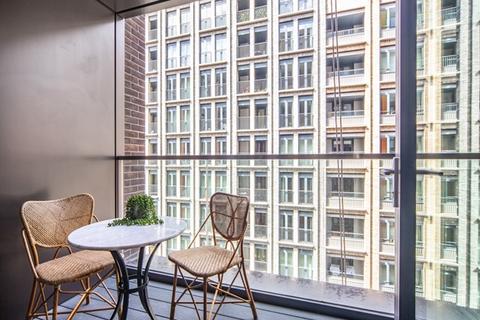 2 bedroom flat to rent, 4 Charles Clowes Walk, SW11