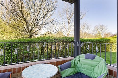 1 bedroom apartment for sale, Fairwater Drive, Shepperton