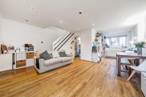 3 bedroom terraced house for sale, Aylsham Drive, Ickenham, Uxbridge