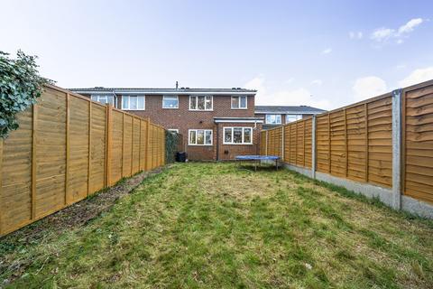 3 bedroom terraced house for sale, Aylsham Drive, Ickenham, Uxbridge