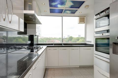 4 bedroom apartment to rent, Avenue Road, St John's Wood, London, NW8
