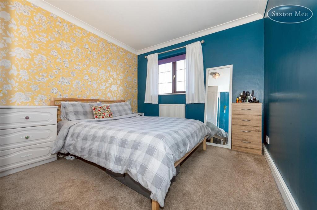 Bedroom 5891.jpg