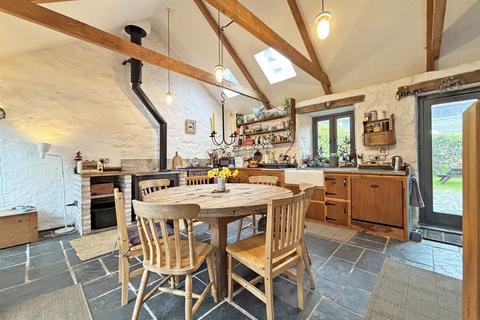 4 bedroom detached house for sale, Mawnan Smith - between Falmouth and the Helford River