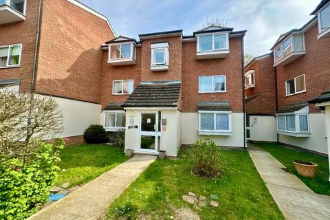 1 bedroom flat to rent, Harkness Close, Romford