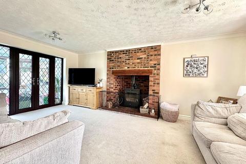 4 bedroom detached house for sale, Olympia Close, East Hunsbury, Northampton NN4