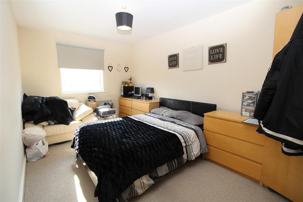 Bedroom  1.JPG