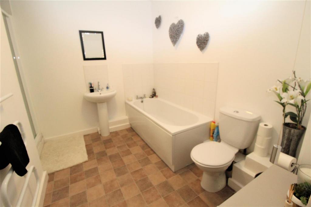 Bathroom.JPG