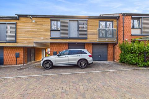 2 bedroom coach house for sale, Monkton Drive, Bordon, Hampshire, GU35