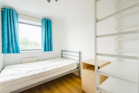 22 Horseshoe Close, London, E14 3EP