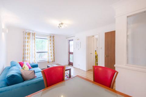22 Horseshoe Close, London, E14 3EP
