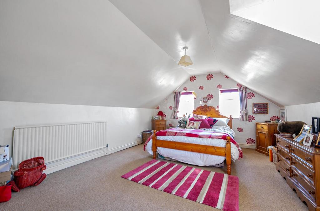 Bed1.jpg