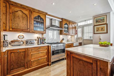 undefined, Cadogan Square, Chelsea