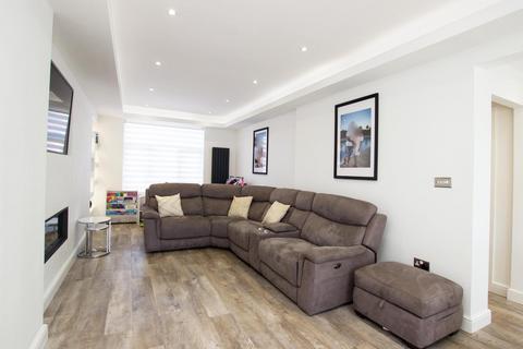 23 Avallon Way, Darwen, BB3 3JZ