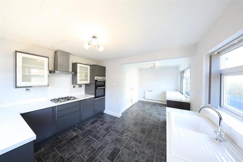 8 Leonard Close, Paull, Hull, HU12 8AH