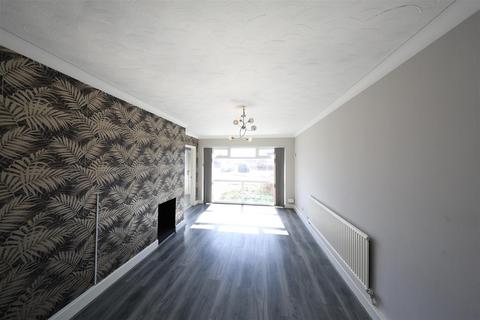 8 Leonard Close, Paull, Hull, HU12 8AH