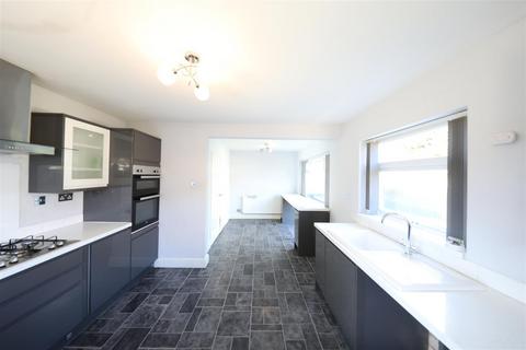 8 Leonard Close, Paull, Hull, HU12 8AH