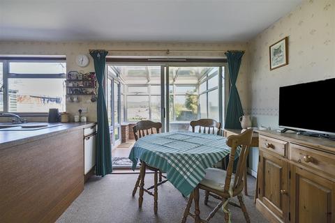 5 bedroom semi-detached house for sale, Roundway Park, Devizes