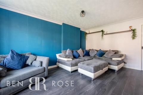 3 bedroom semi-detached house for sale, Larchwood Crescent, Leyland