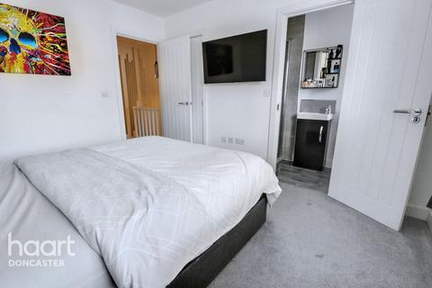 17 Chester Drive, Doncaster, DN4 5NS