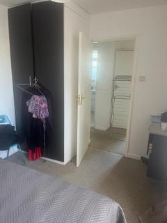 1 bedroom in a house share to rent, Bridle Road, Croydon CR0