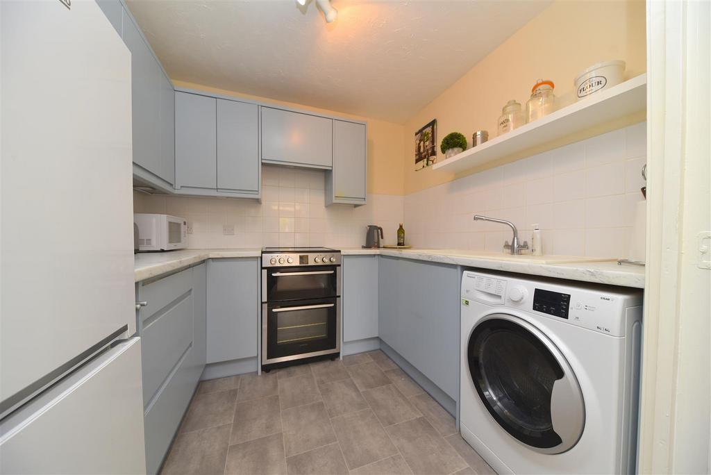 Kitchen1.JPG