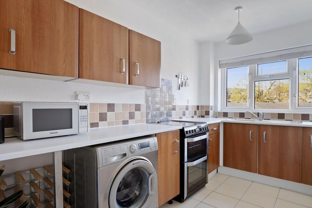 11-d6f0 JHProp Wpen - 35 Lullington Road - 33 (1)-me