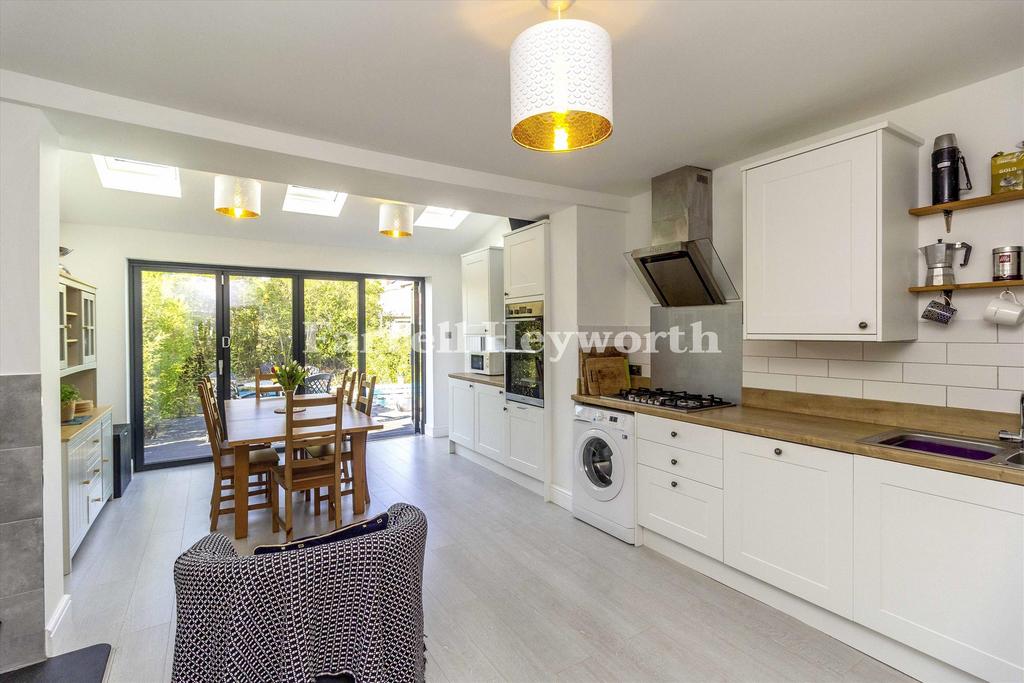 Kitchen dining room