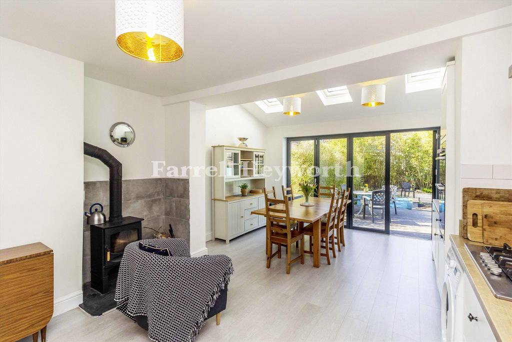 Kitchen dining room