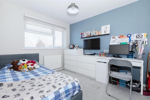 24 Chilgrove Close, Goring By Sea, Worthing, BN12 6NQ