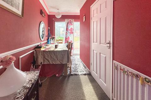 4 bedroom terraced house for sale, Lyndhurst Road, Tilehurst, Reading, RG30