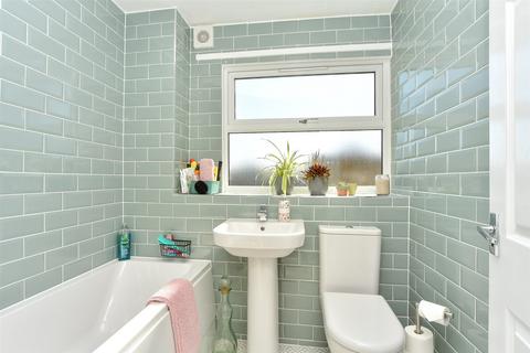 63 Punch Croft, New Ash Green, Longfield, DA3 8HR