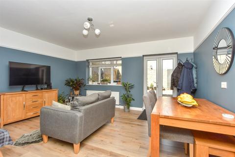 63 Punch Croft, New Ash Green, Longfield, DA3 8HR