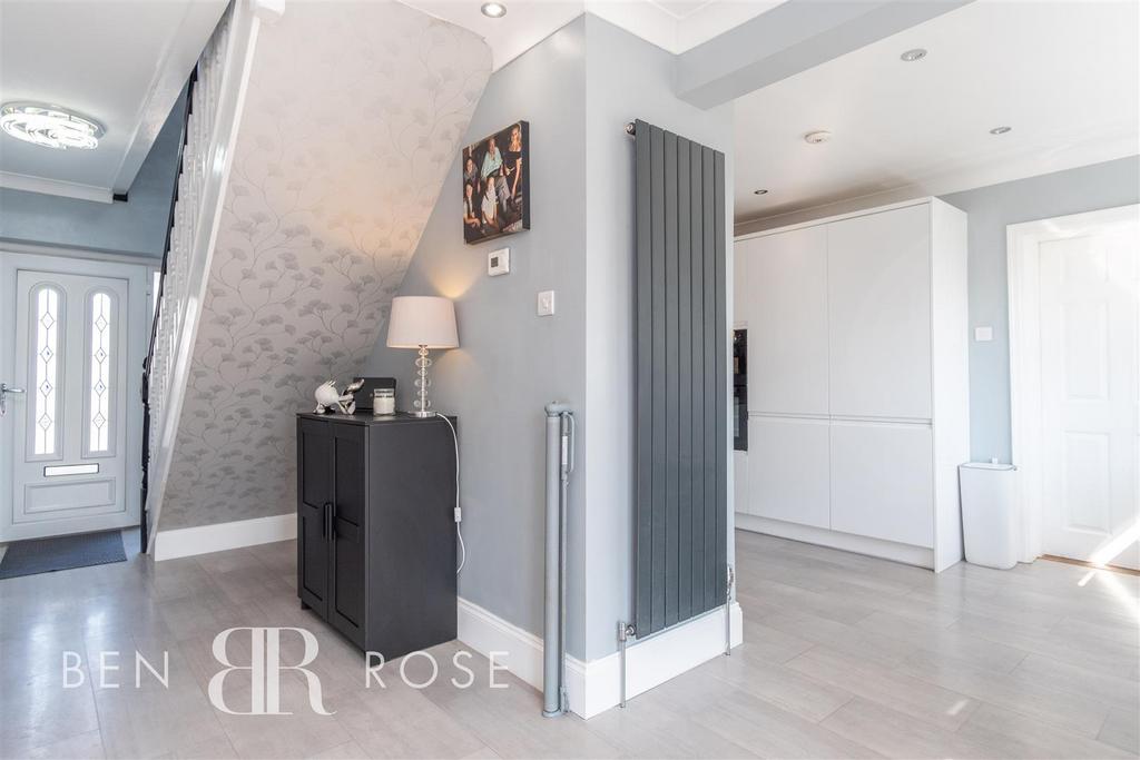 Entrance Hall/Kitchen