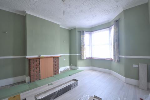 3 bedroom terraced house to rent, Barking Road, E139EZ