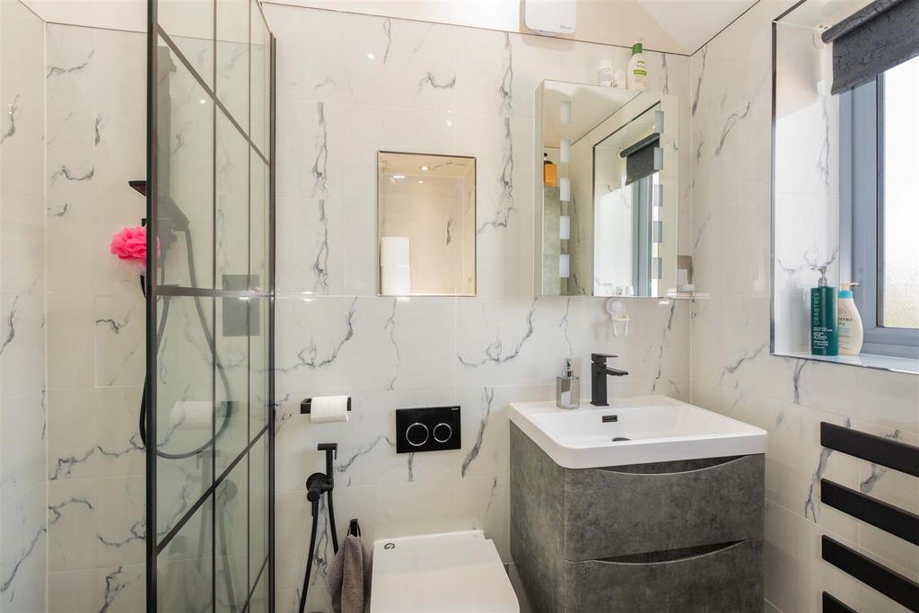 174 L Cippenham Lane-17.jpg