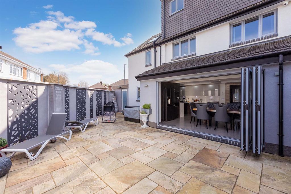 174 L Cippenham Lane-2.jpg