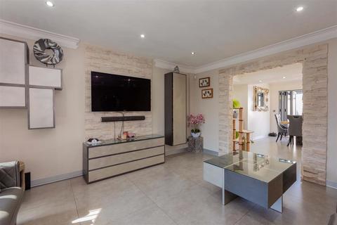 undefined, Lower Cippenham Lane, Cippenham